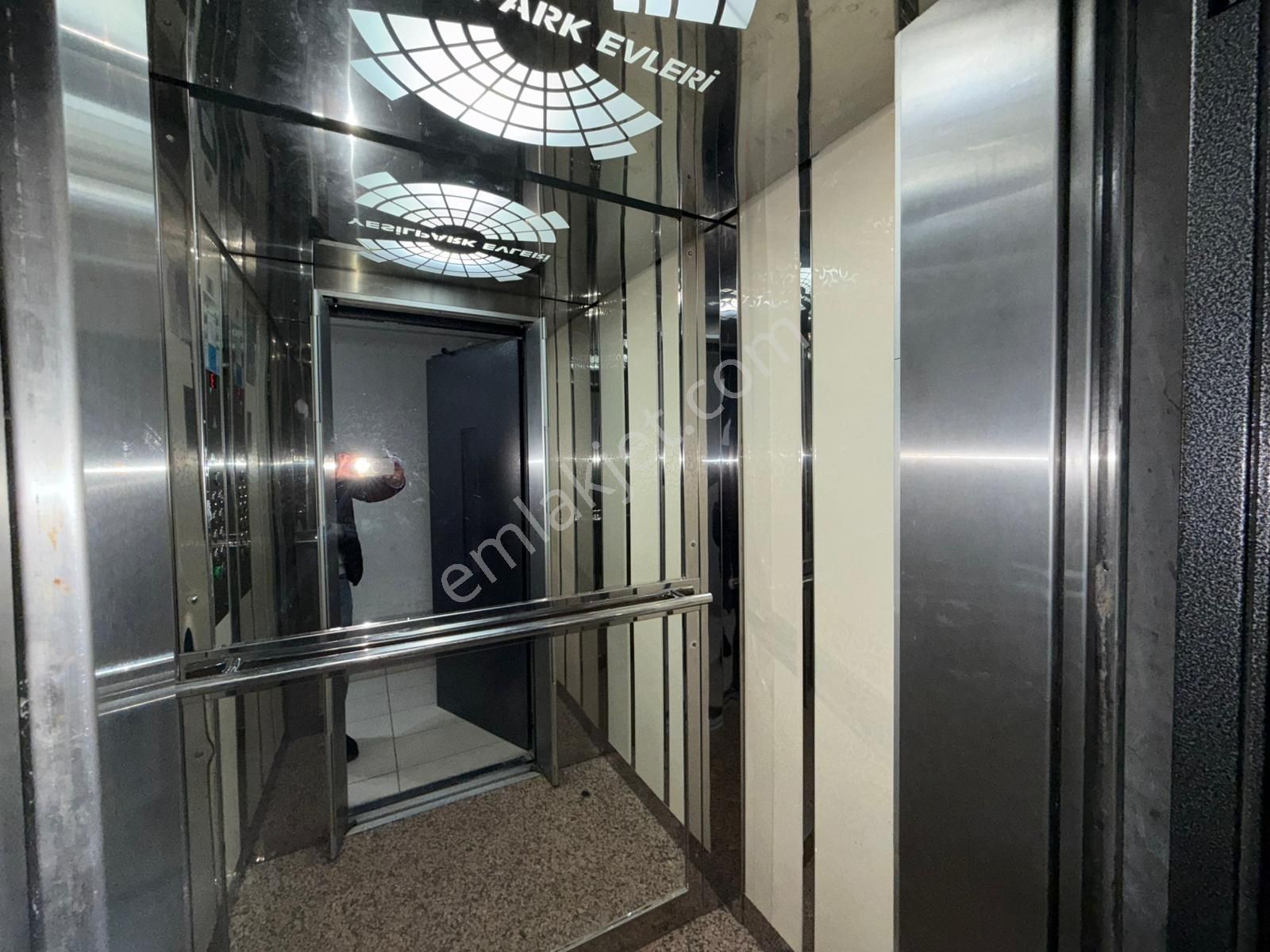 Yeşilpark Evleri'de 2+1 Metrobüse Yakın Dekorlu Temiz Arakat !! - Görsel 11