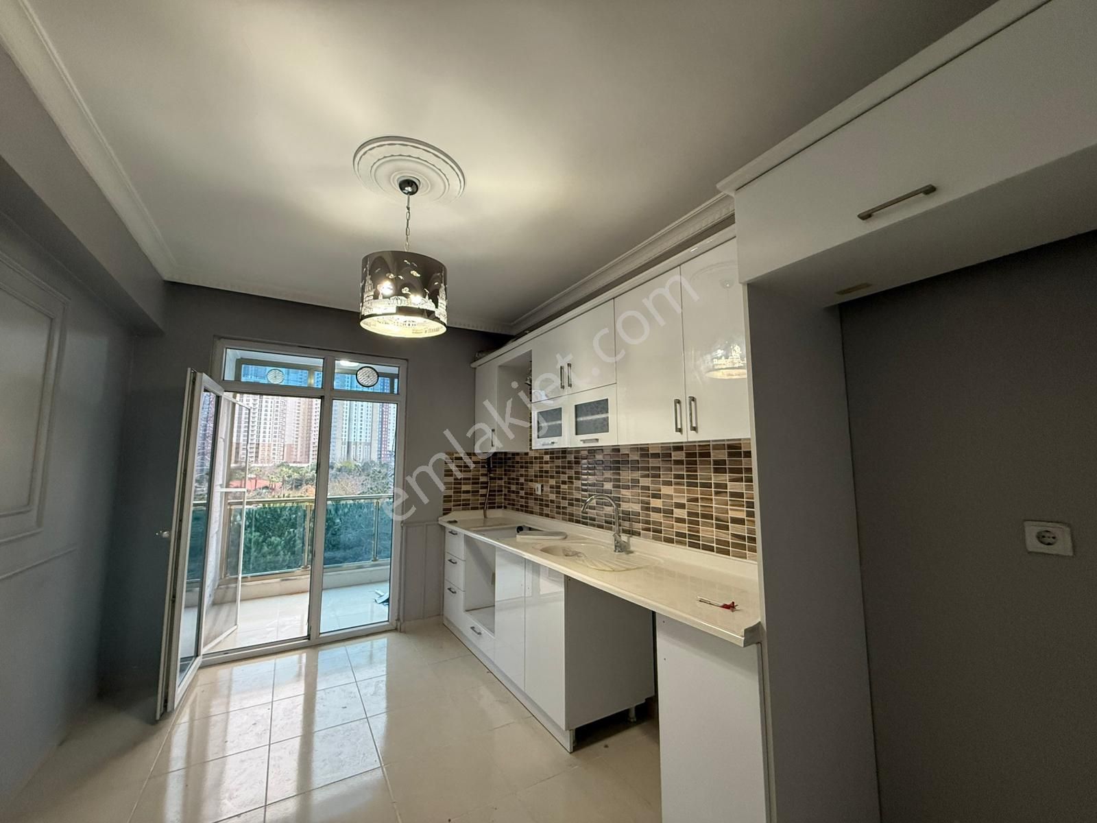 Yeşilpark Evleri'de 2+1 Metrobüse Yakın Dekorlu Temiz Arakat !! - Görsel 10