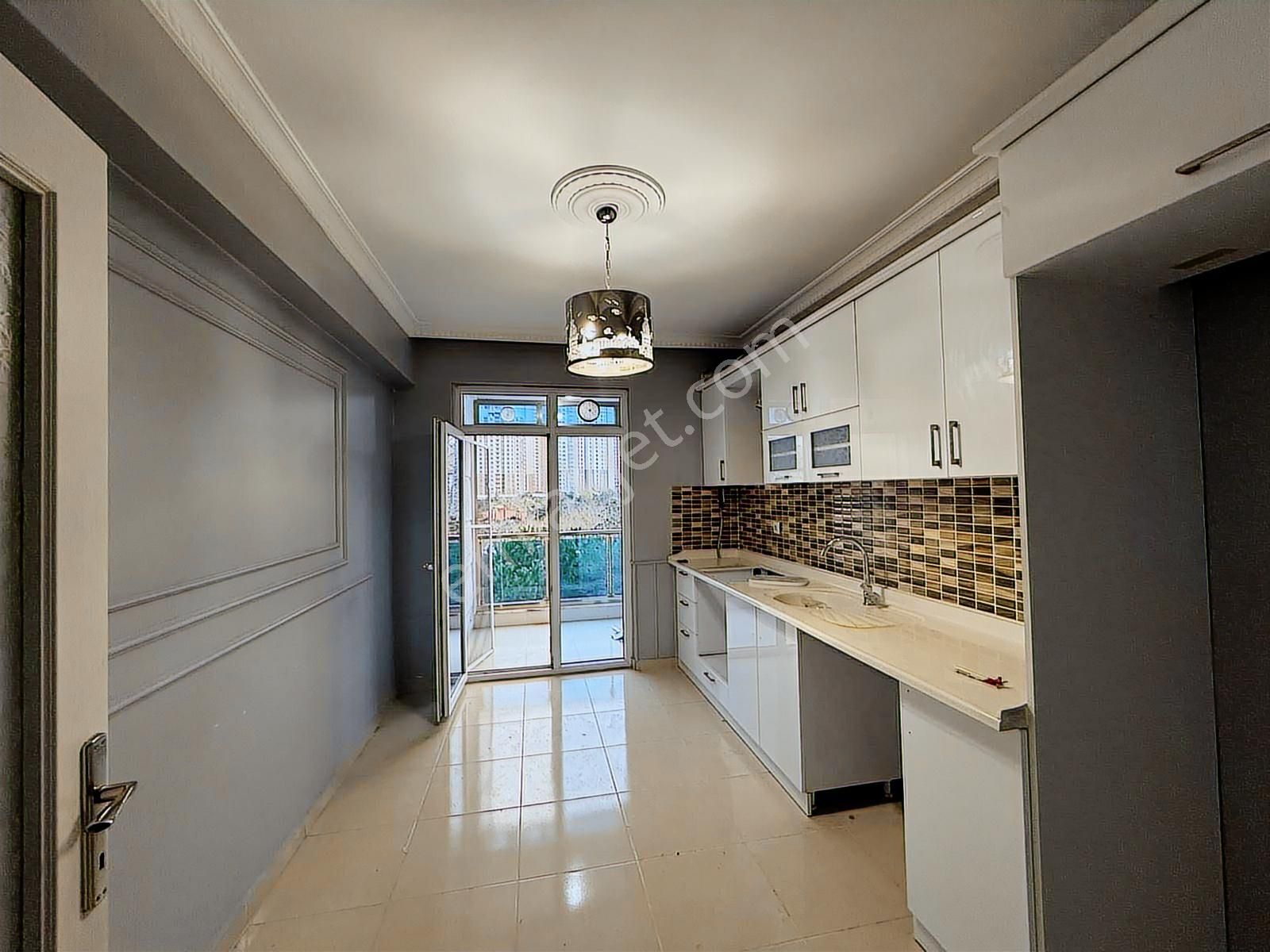 Yeşilpark Evleri'de 2+1 Metrobüse Yakın Dekorlu Temiz Arakat !! - Görsel 2