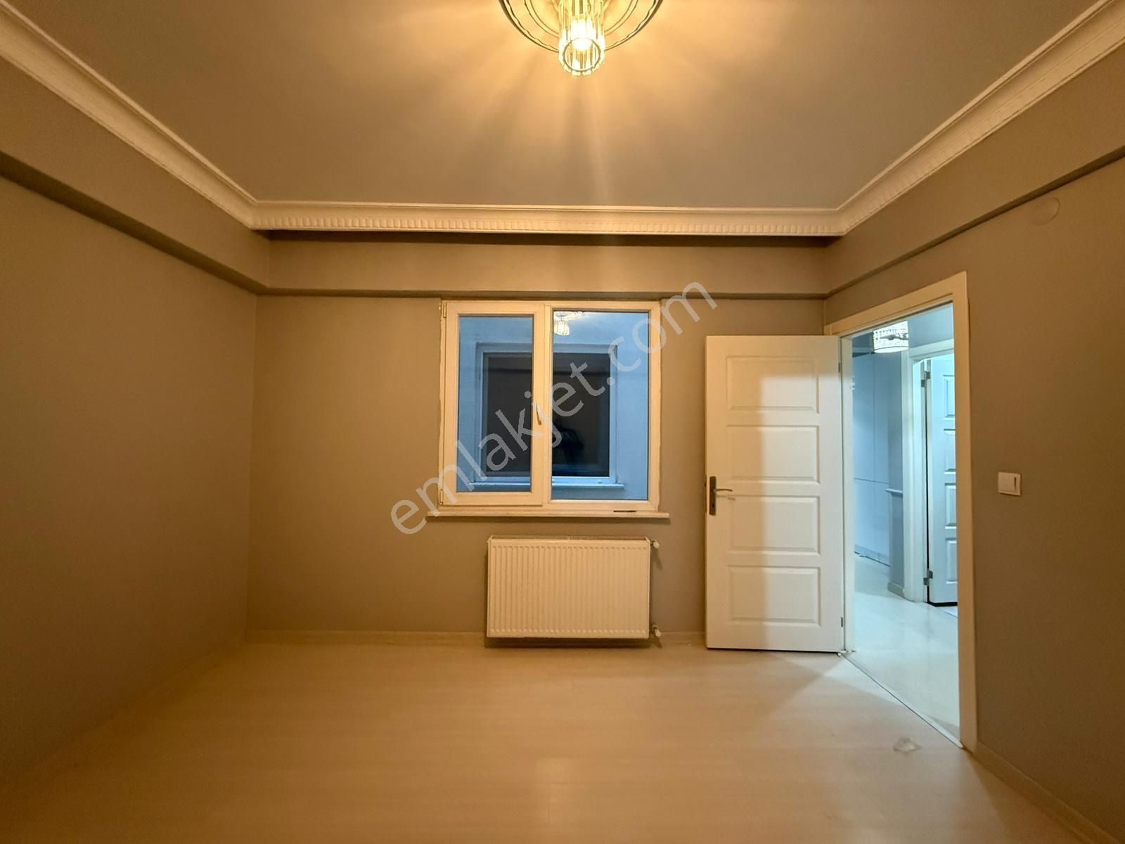 Yeşilpark Evleri'de 2+1 Metrobüse Yakın Dekorlu Temiz Arakat !! - Görsel 5