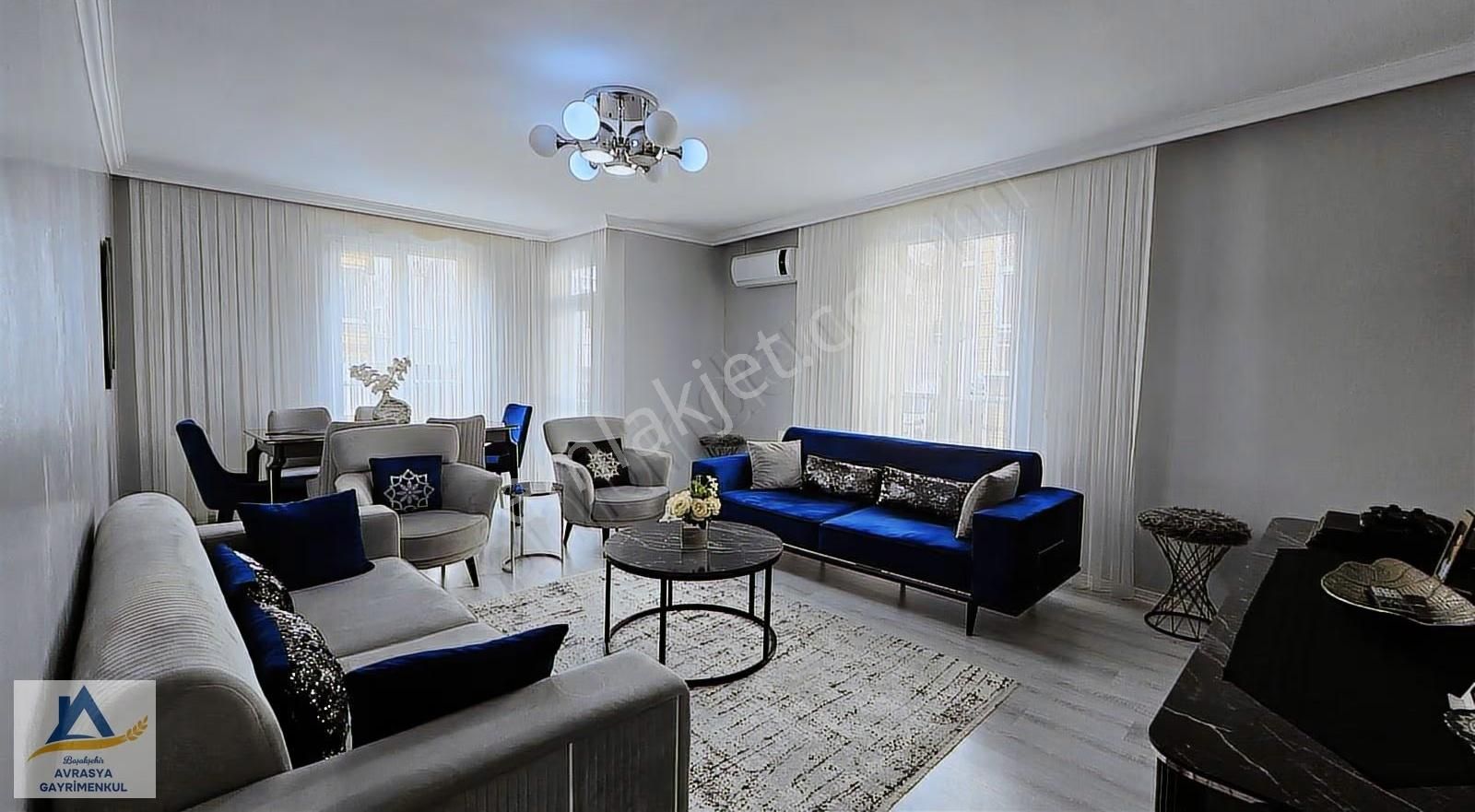 Satılık 2+1 - G.o.p. Merkez'de Meydana 300 Metre Kat Mülkiyetli