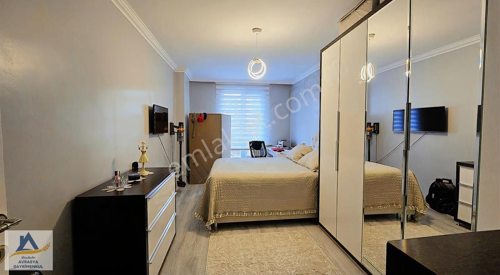 Satılık 2+1 - G.o.p. Merkez'de Meydana 300 Metre Kat Mülkiyetli - Görsel 3