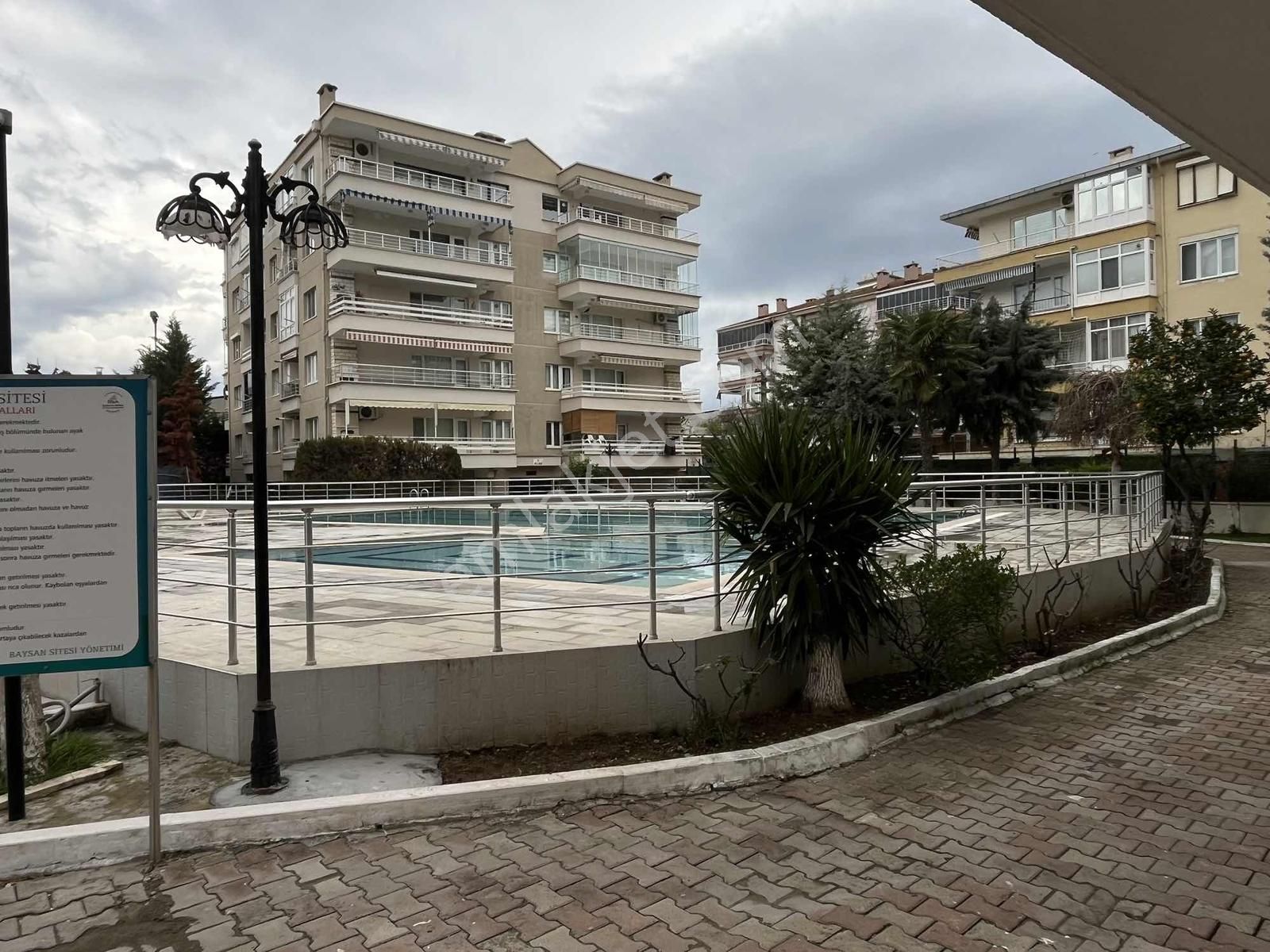 Site İçi Yüz.havuzlu Bahçe Kat 2+1 Daire
