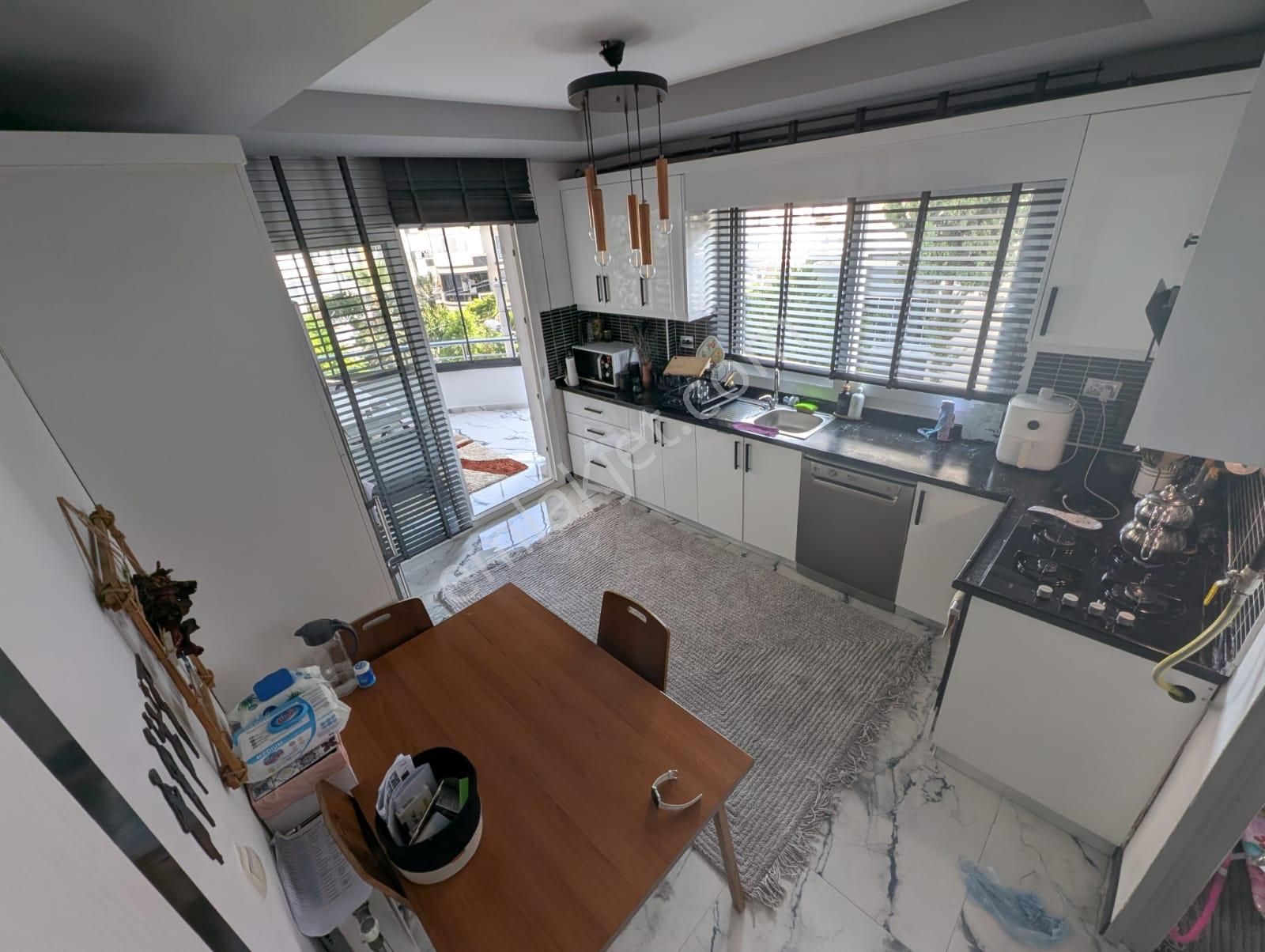 Mersin Mezitli Akdeniz Mahallesinde Geniş Ve Ferah 3+1 Daire - Görsel 5