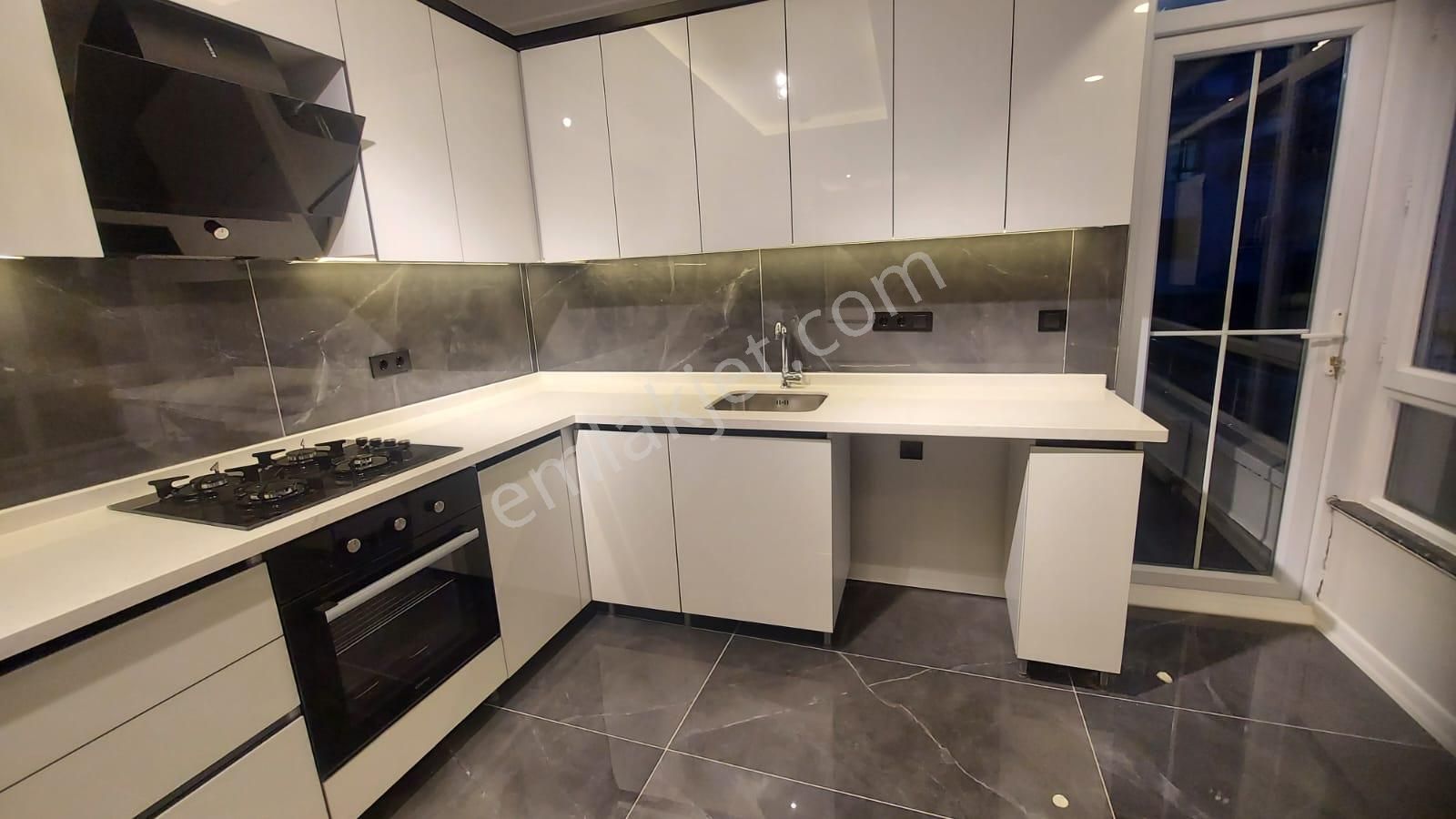 Atanora Vadiden Merkezi Lokasyonda Lüks Yapılı 2 Banyolu Ön Cephe Boş 3+1 - Görsel 19