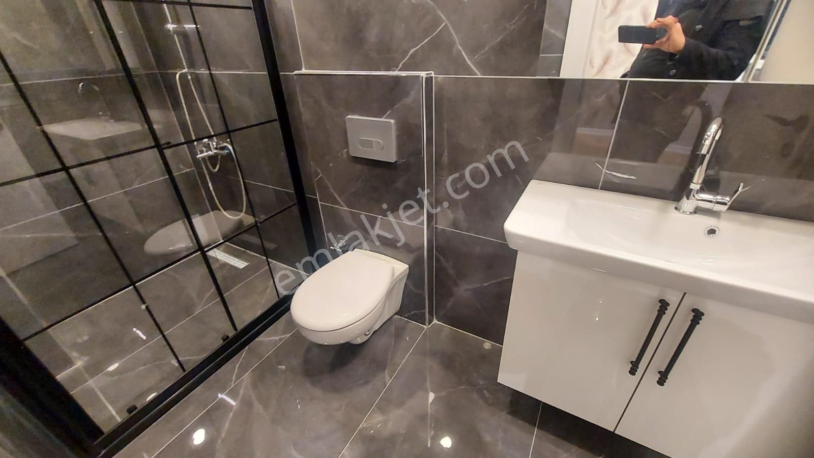 Atanora Vadiden Merkezi Lokasyonda Lüks Yapılı 2 Banyolu Ön Cephe Boş 3+1 - Görsel 15