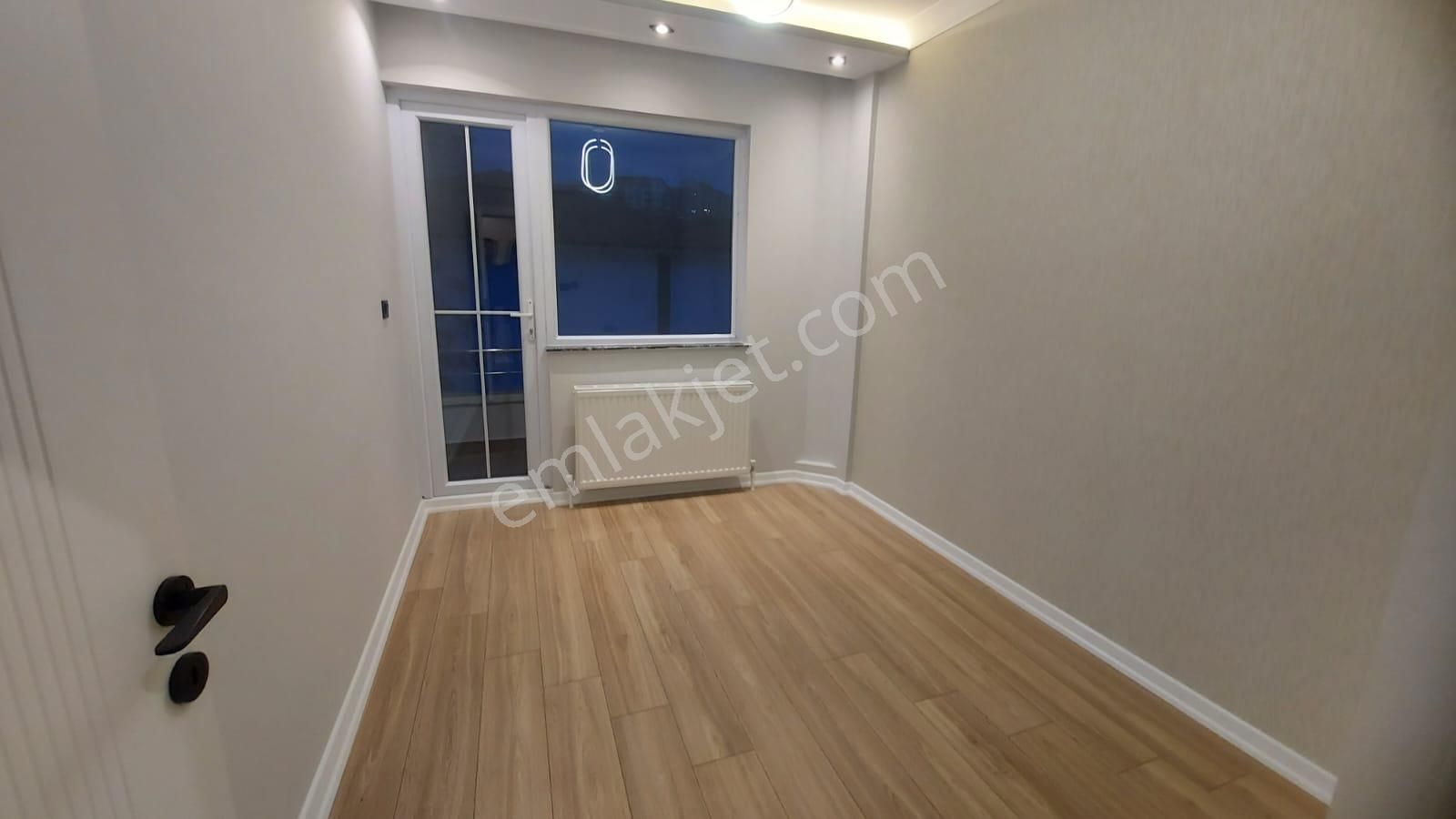 Atanora Vadiden Merkezi Lokasyonda Lüks Yapılı 2 Banyolu Ön Cephe Boş 3+1 - Görsel 21