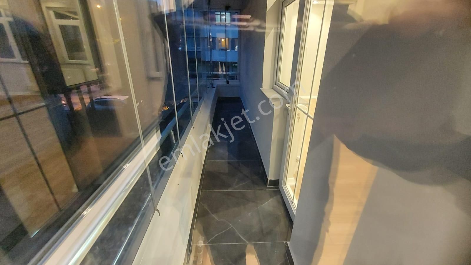 Atanora Vadiden Merkezi Lokasyonda Lüks Yapılı 2 Banyolu Ön Cephe Boş 3+1 - Görsel 11