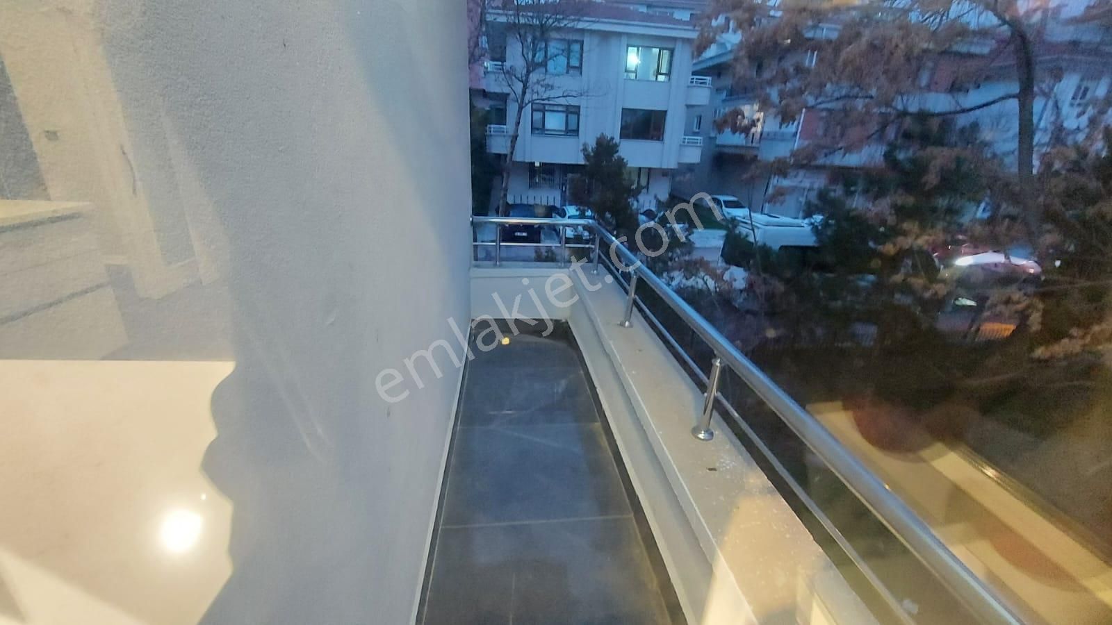 Atanora Vadiden Merkezi Lokasyonda Lüks Yapılı 2 Banyolu Ön Cephe Boş 3+1 - Görsel 23