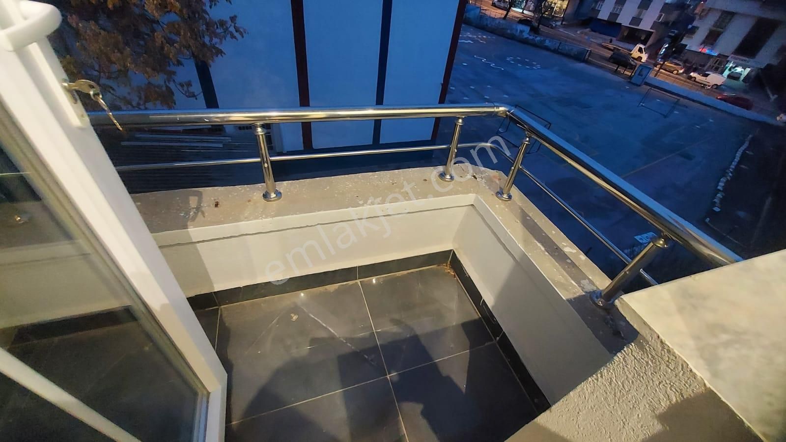 Atanora Vadiden Merkezi Lokasyonda Lüks Yapılı 2 Banyolu Ön Cephe Boş 3+1 - Görsel 4