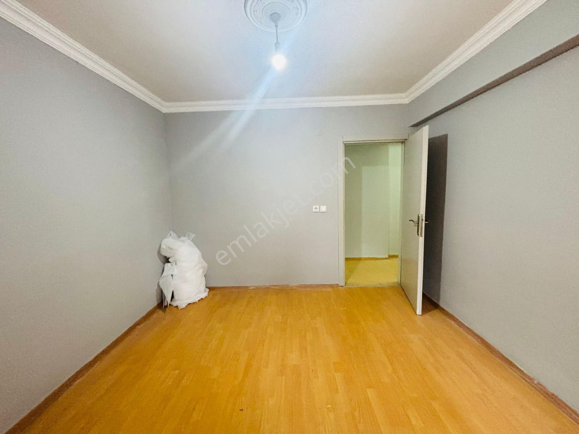 Güven'den Çarşı İçinde Servis Durakları Yanı Fırsat 3+1 Daire - Görsel 15