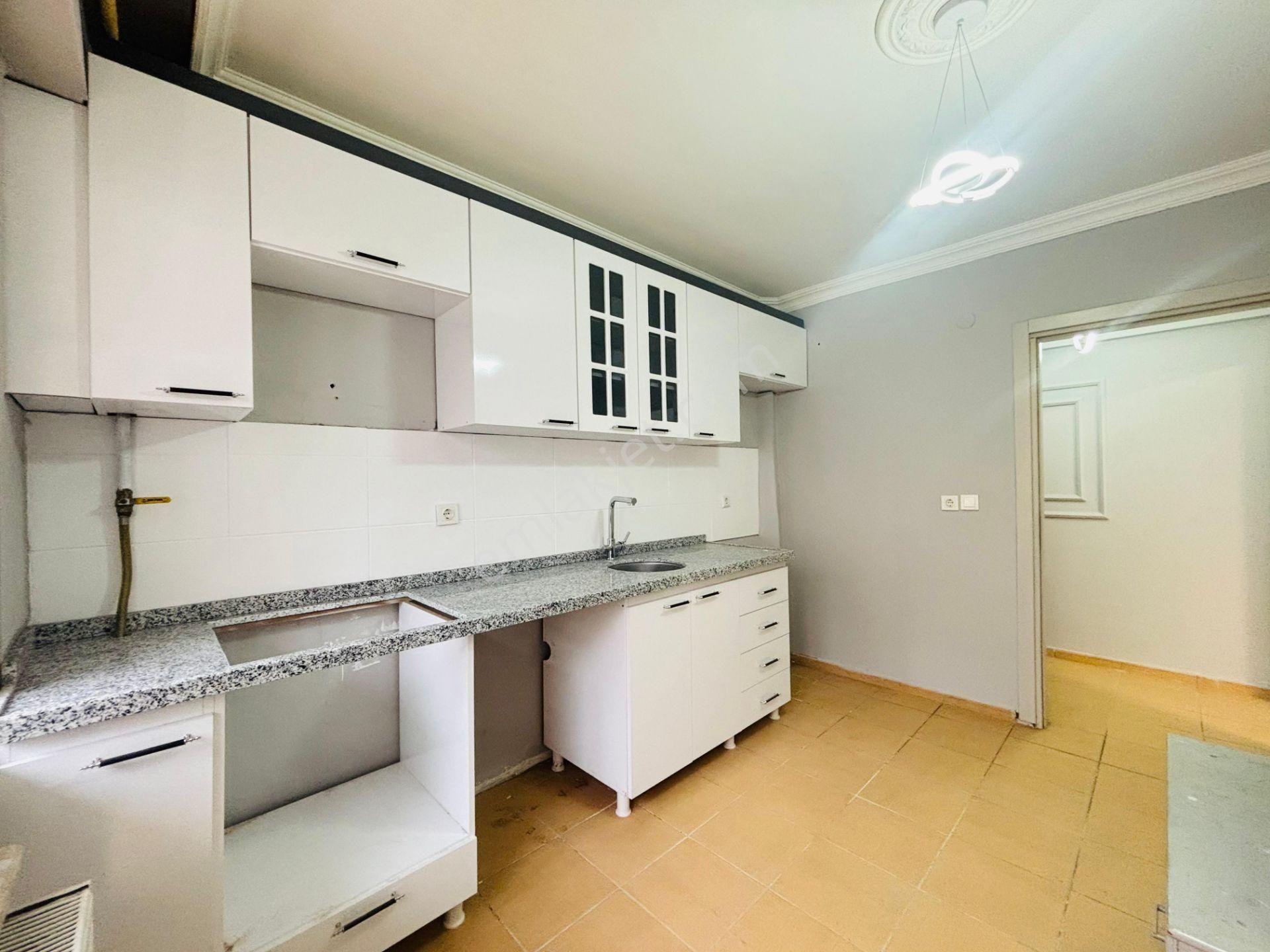 Güven'den Çarşı İçinde Servis Durakları Yanı Fırsat 3+1 Daire - Görsel 9