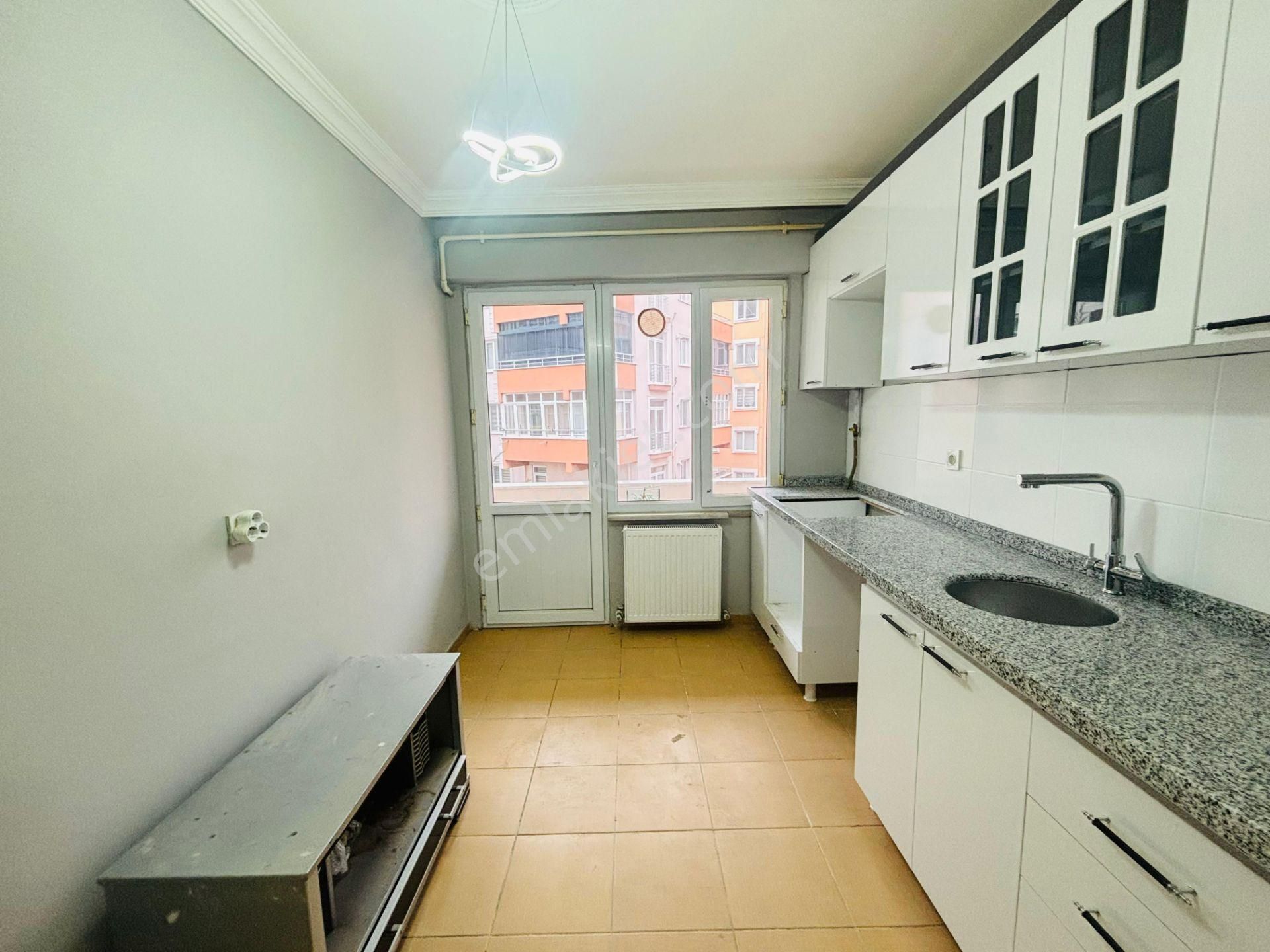 Güven'den Çarşı İçinde Servis Durakları Yanı Fırsat 3+1 Daire - Görsel 10