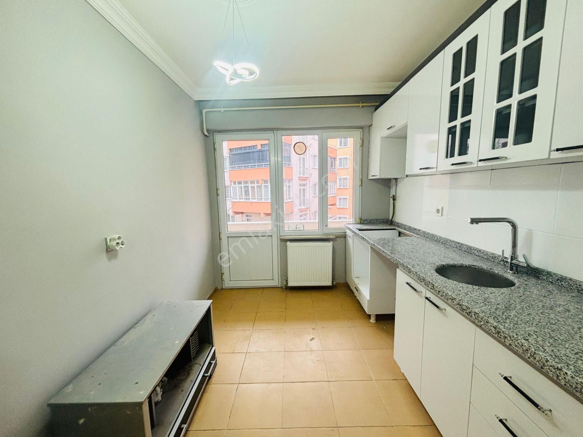 Güven'den Çarşı İçinde Servis Durakları Yanı Fırsat 3+1 Daire - Görsel 8