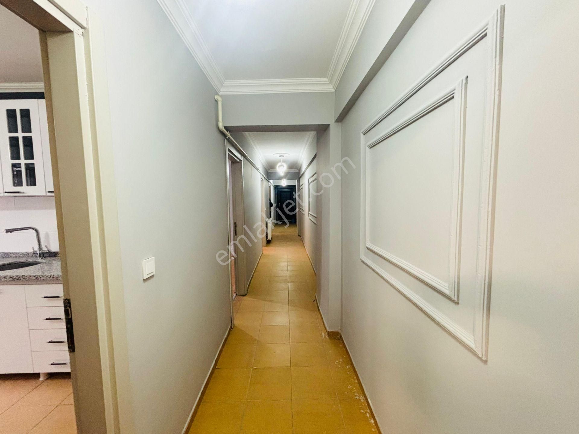 Güven'den Çarşı İçinde Servis Durakları Yanı Fırsat 3+1 Daire - Görsel 22