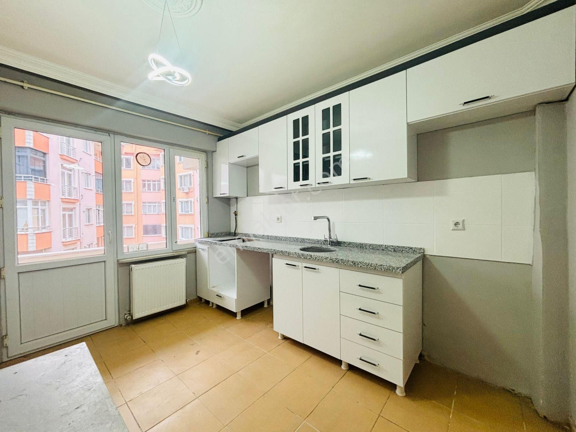 Güven'den Çarşı İçinde Servis Durakları Yanı Fırsat 3+1 Daire - Görsel 7