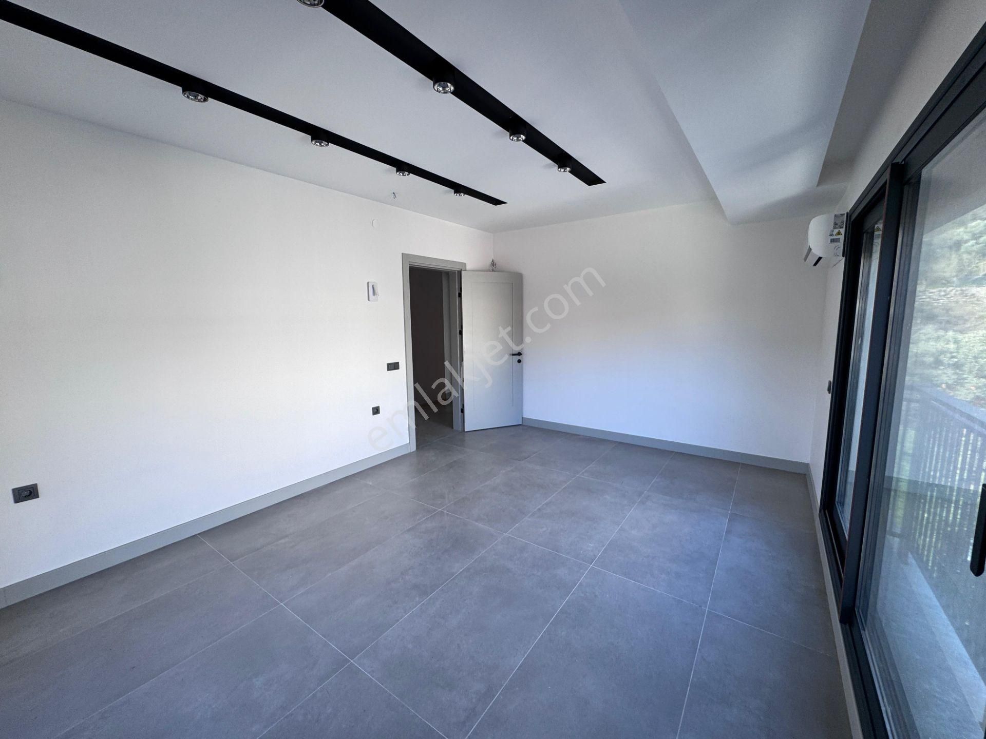 Bornova Çamiçi Mah Satılık 175 M2 Tripleks Lüks Villa - Görsel 14