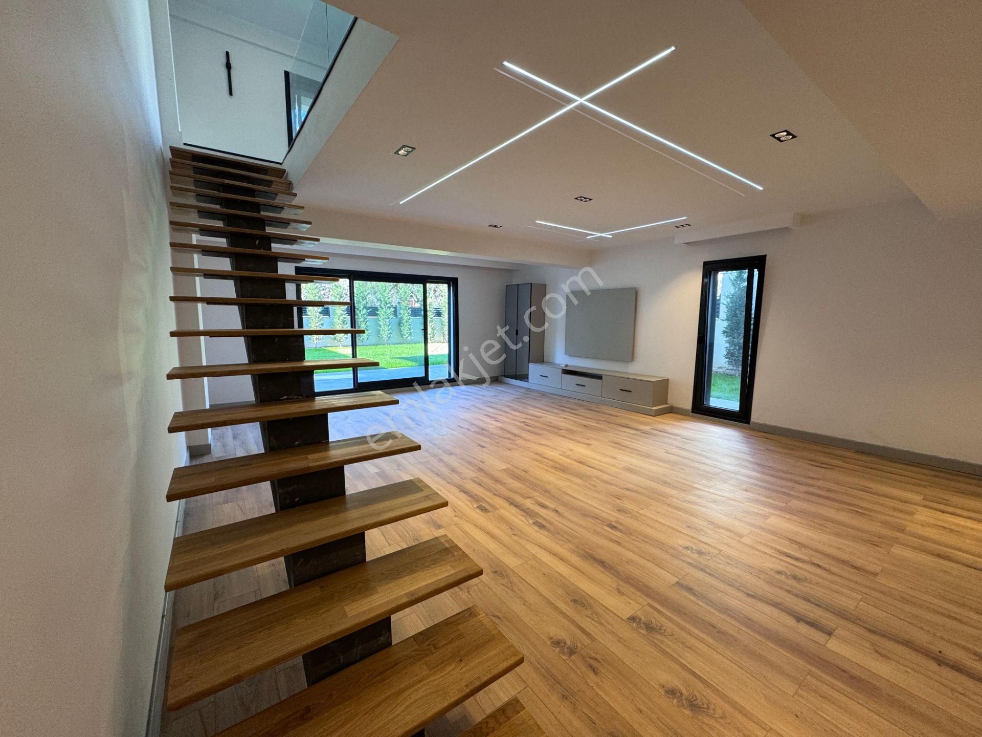 Bornova Çamiçi Mah Satılık 175 M2 Tripleks Lüks Villa - Görsel 18