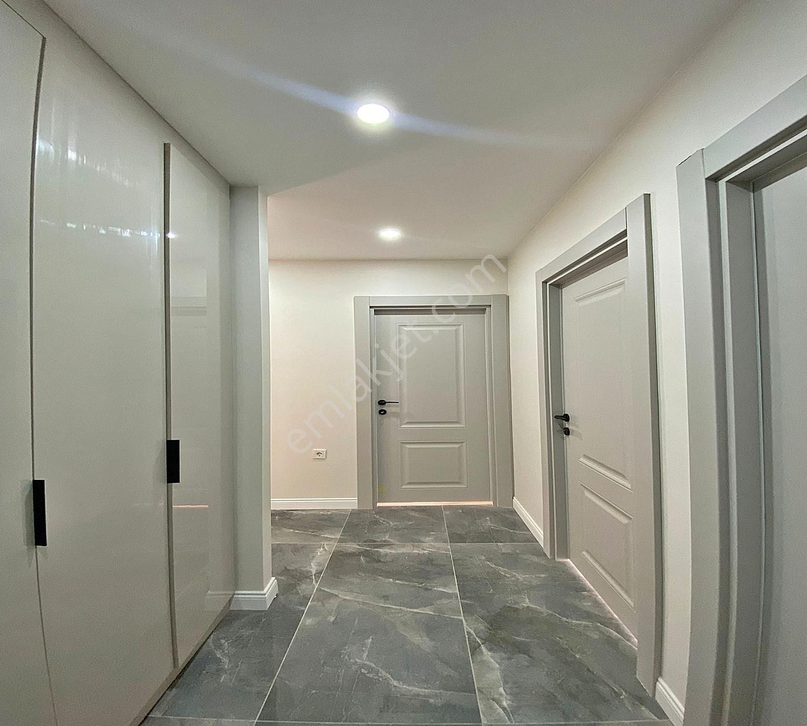 Beylikdüzü Kolejler Bölgesi'nde Sıfır 2+1 Arakat Satılık Daire - Görsel 20