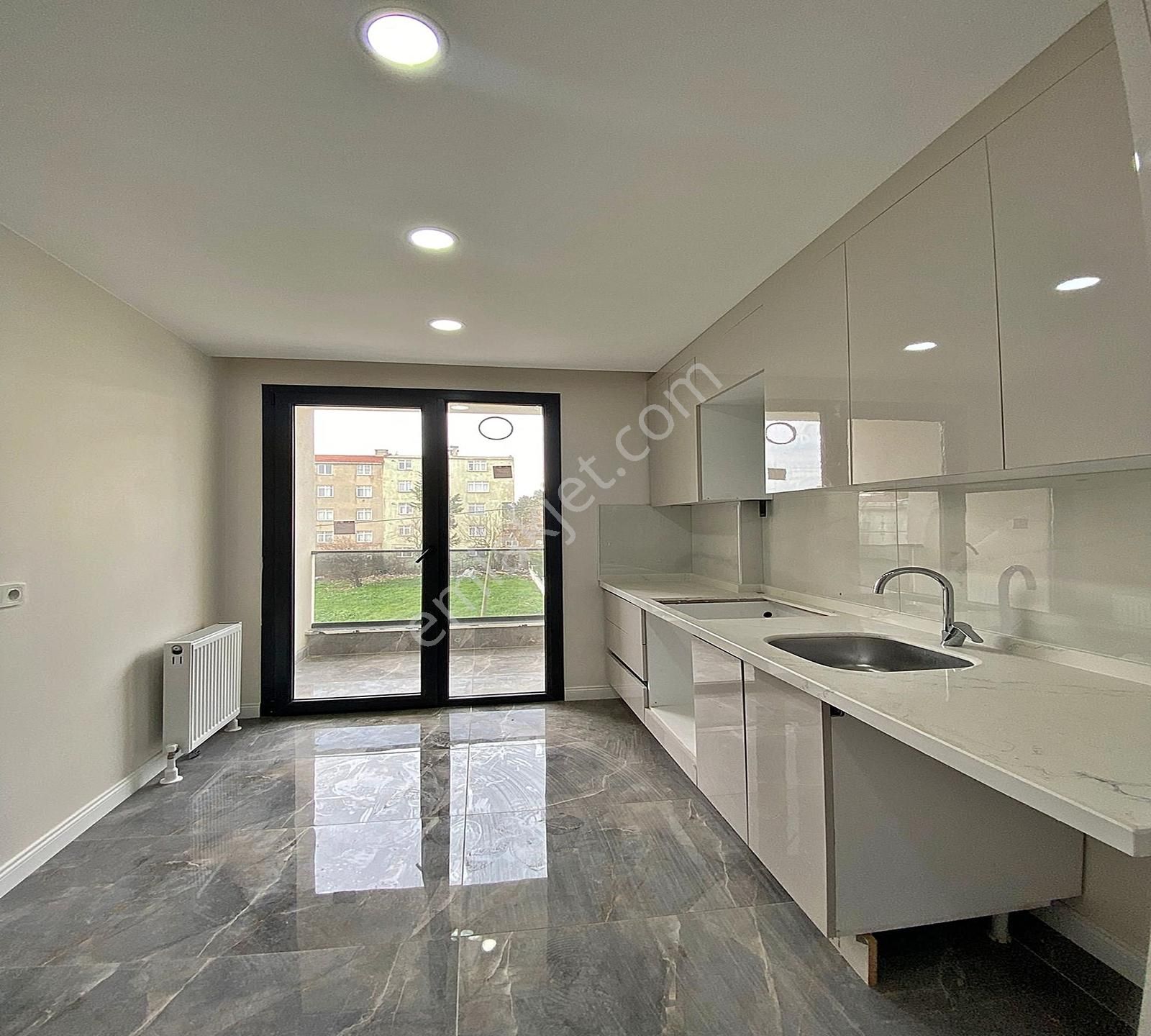 Beylikdüzü Kolejler Bölgesi'nde Sıfır 2+1 Arakat Satılık Daire - Görsel 10