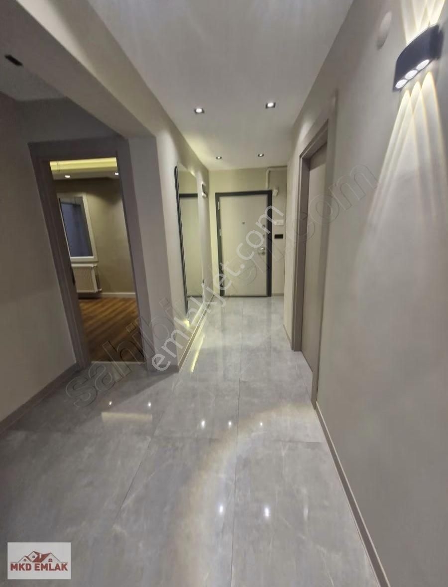 Bahriye Üçok Bulvarı Yakını 3+1 Köşe Tadilatlı Otoparklı Satılık