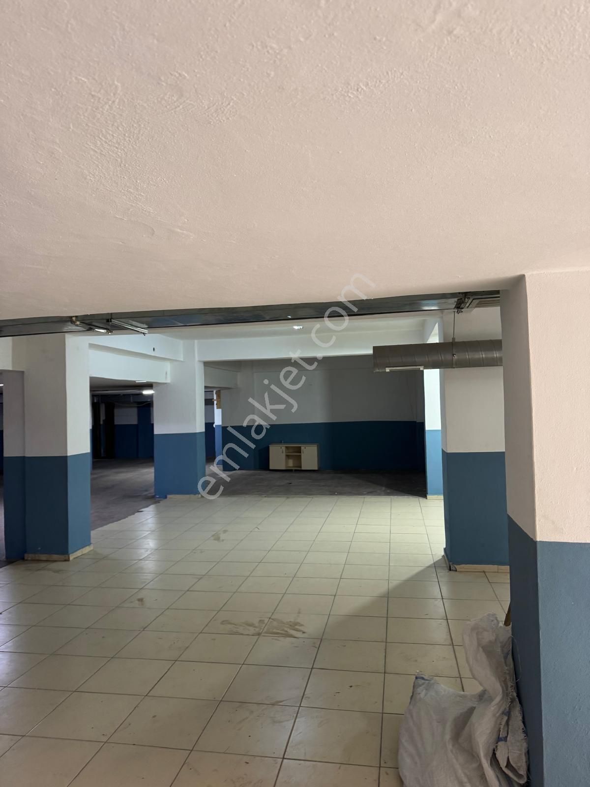 Tevfikbey Mahallesinde 500 M2 Araç Girişine Uygun Dükkan - Görsel 5