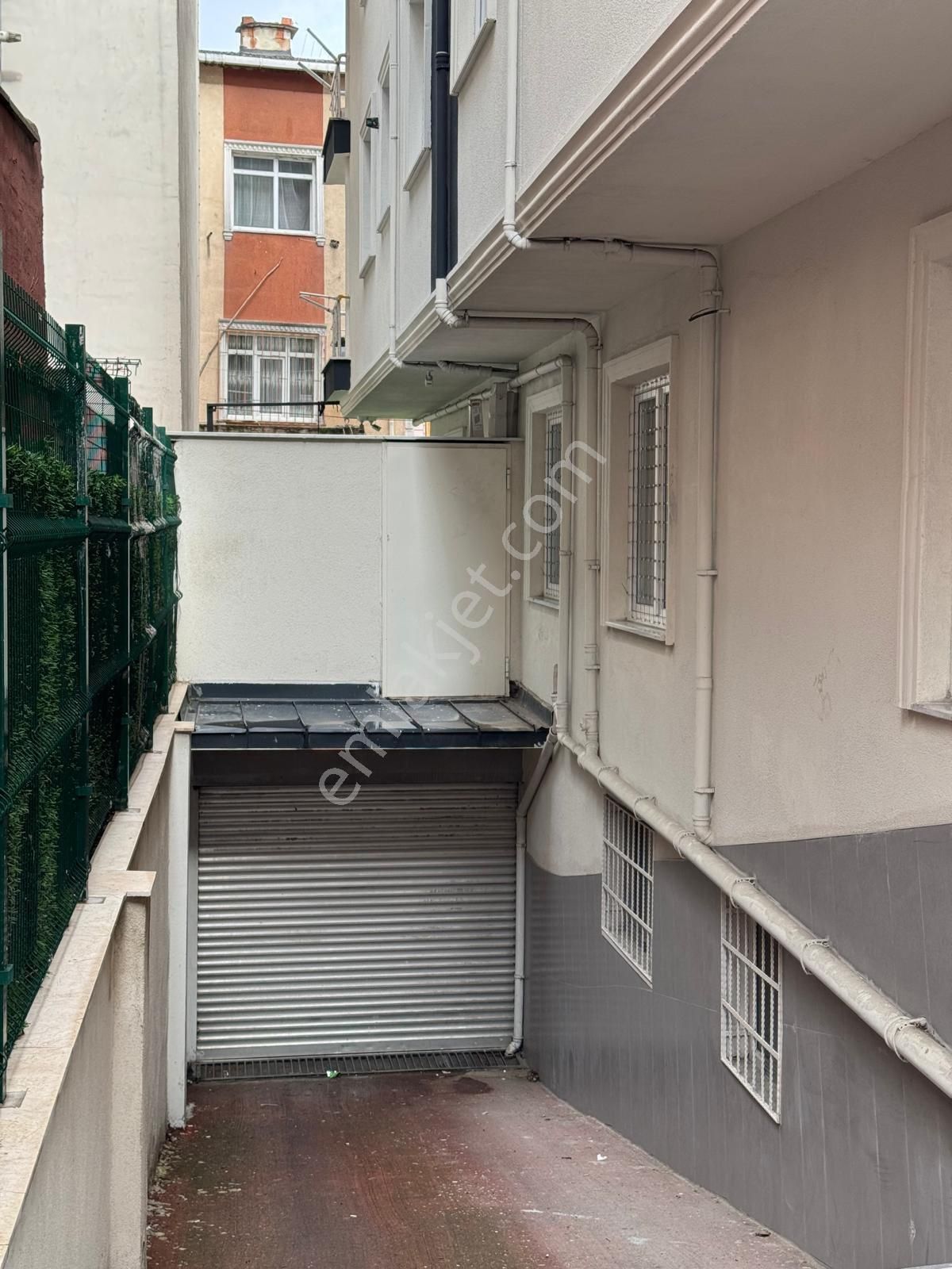 Tevfikbey Mahallesinde 500 M2 Araç Girişine Uygun Dükkan - Görsel 2