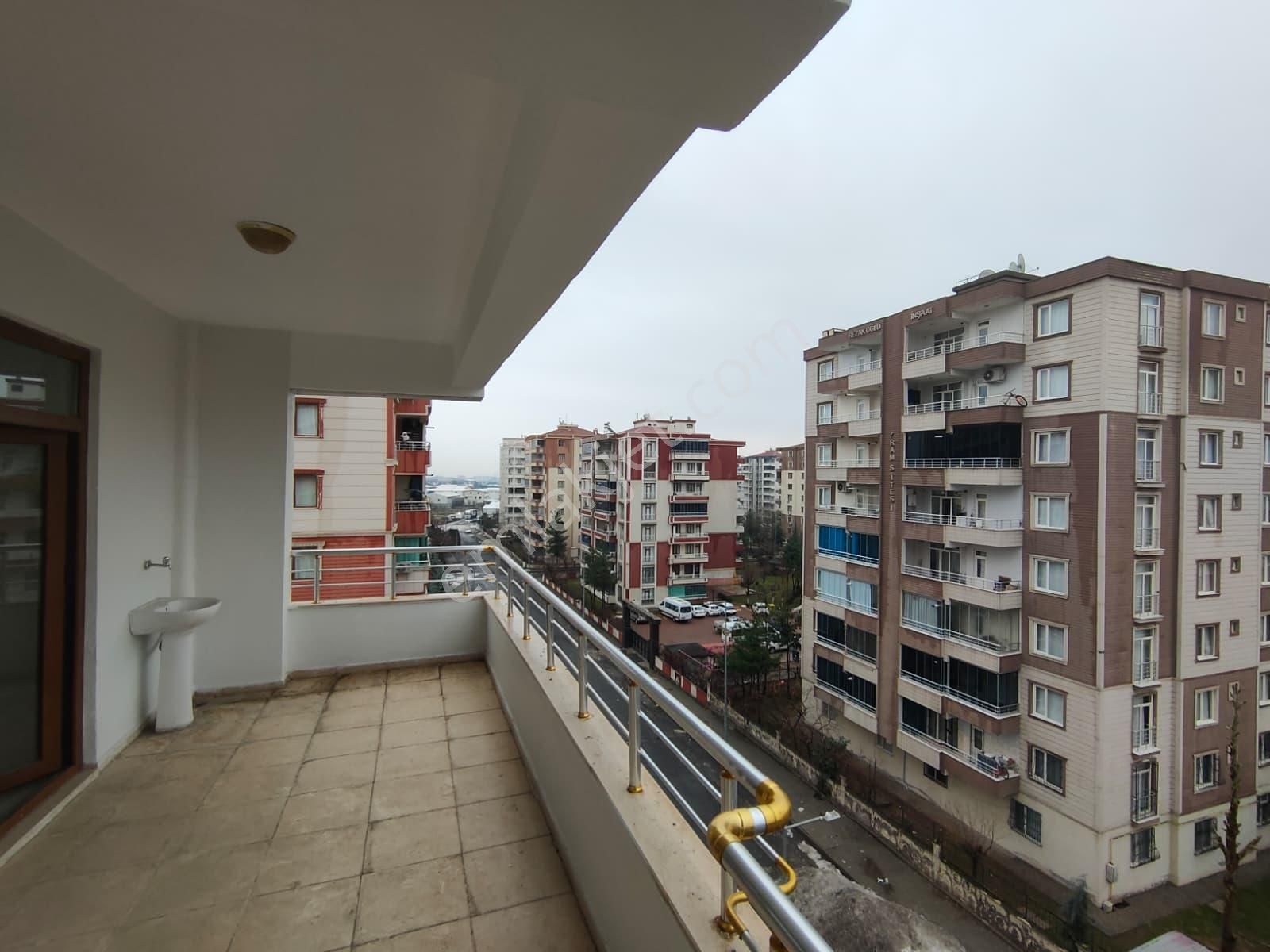 Bağcılarda Gökkuşağı Düğün Salonu Civarı İki Daire Üzeri Satılık 3+1 Daire - Görsel 15