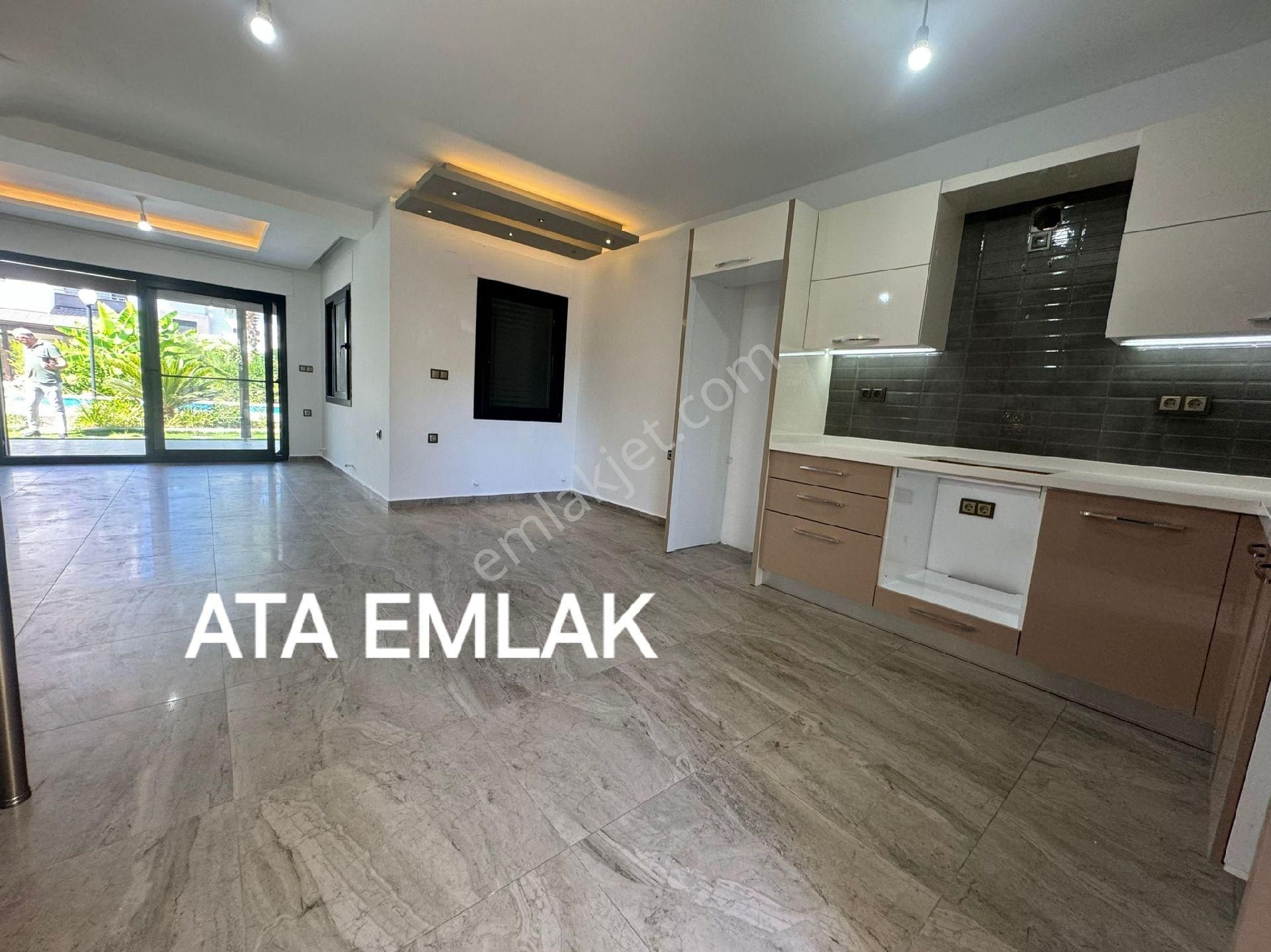 Kuşadasında Plaja Ve Alış Veriş Mağ.yakın Havuzlu Sitede Otoparklı 4+1 Bahçeli Villa - Görsel 21