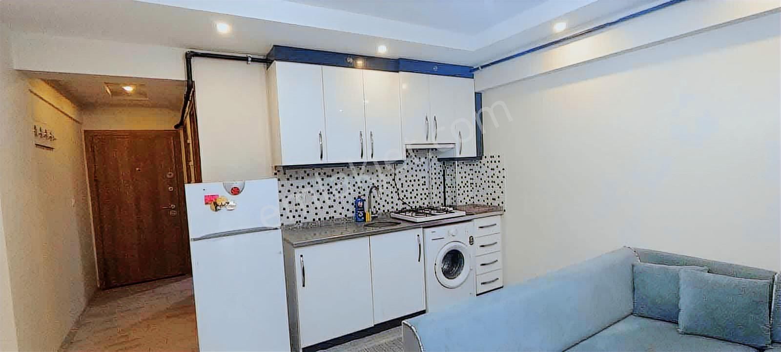 Merkezde Lise Tugay Çınar Mevkide Arakat 1+1 *balkonlu Apart