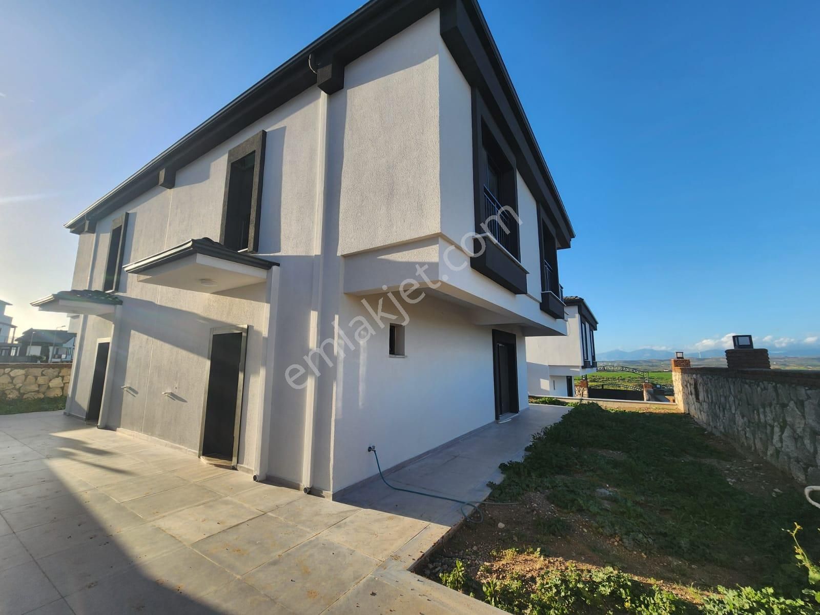 Hisar Mahallesi’nde Doğa İçinde Lüks Yaşam! Müstakil Bahçeli -bitişik Nizam 3+1 Villa