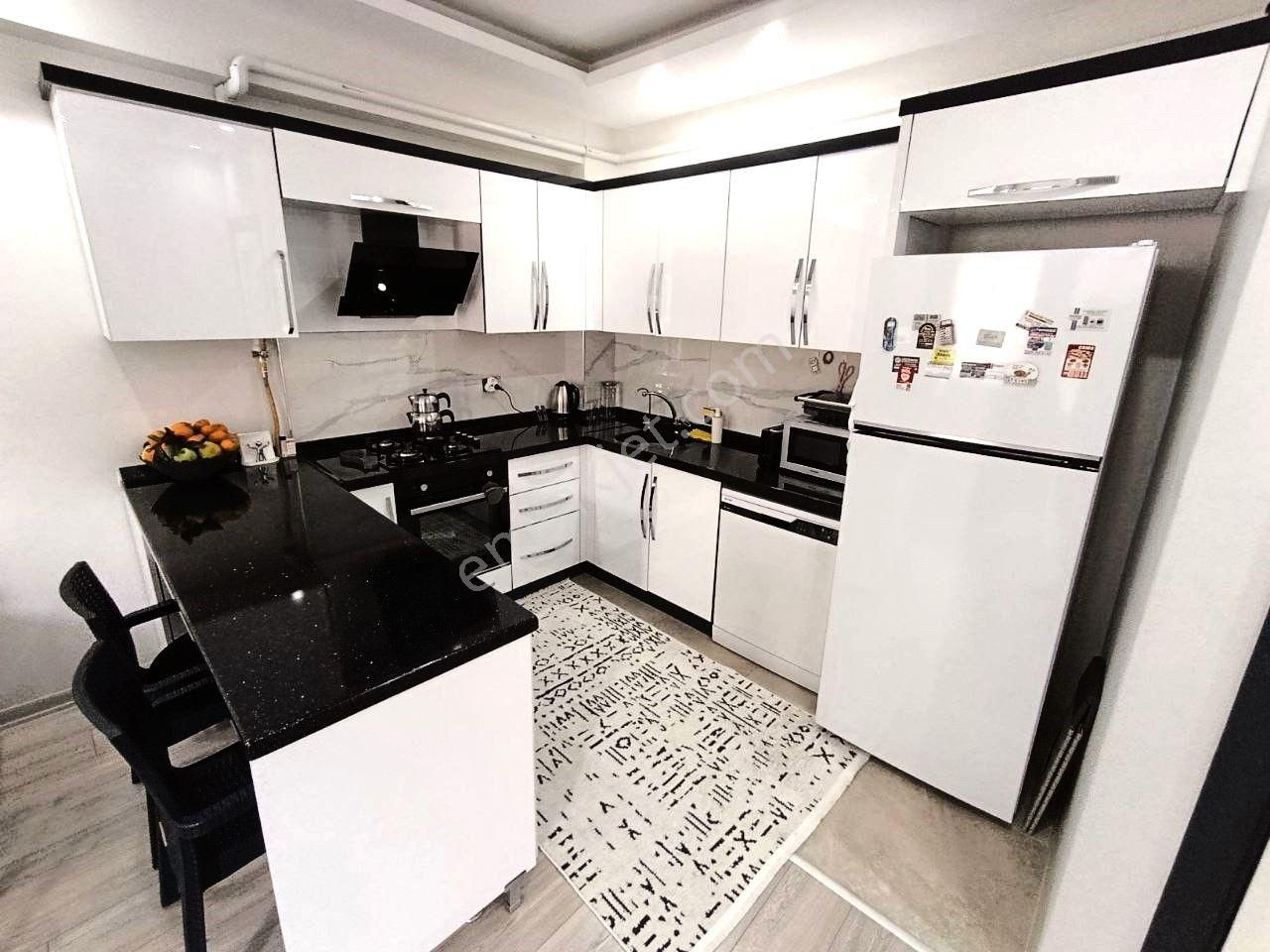 𝄞melodi'den Akçay Merkez'de Genç Binada Ada Mutfaklı Ön Cephe Asansörlü En Üst Kat Deluxe 2+1daire