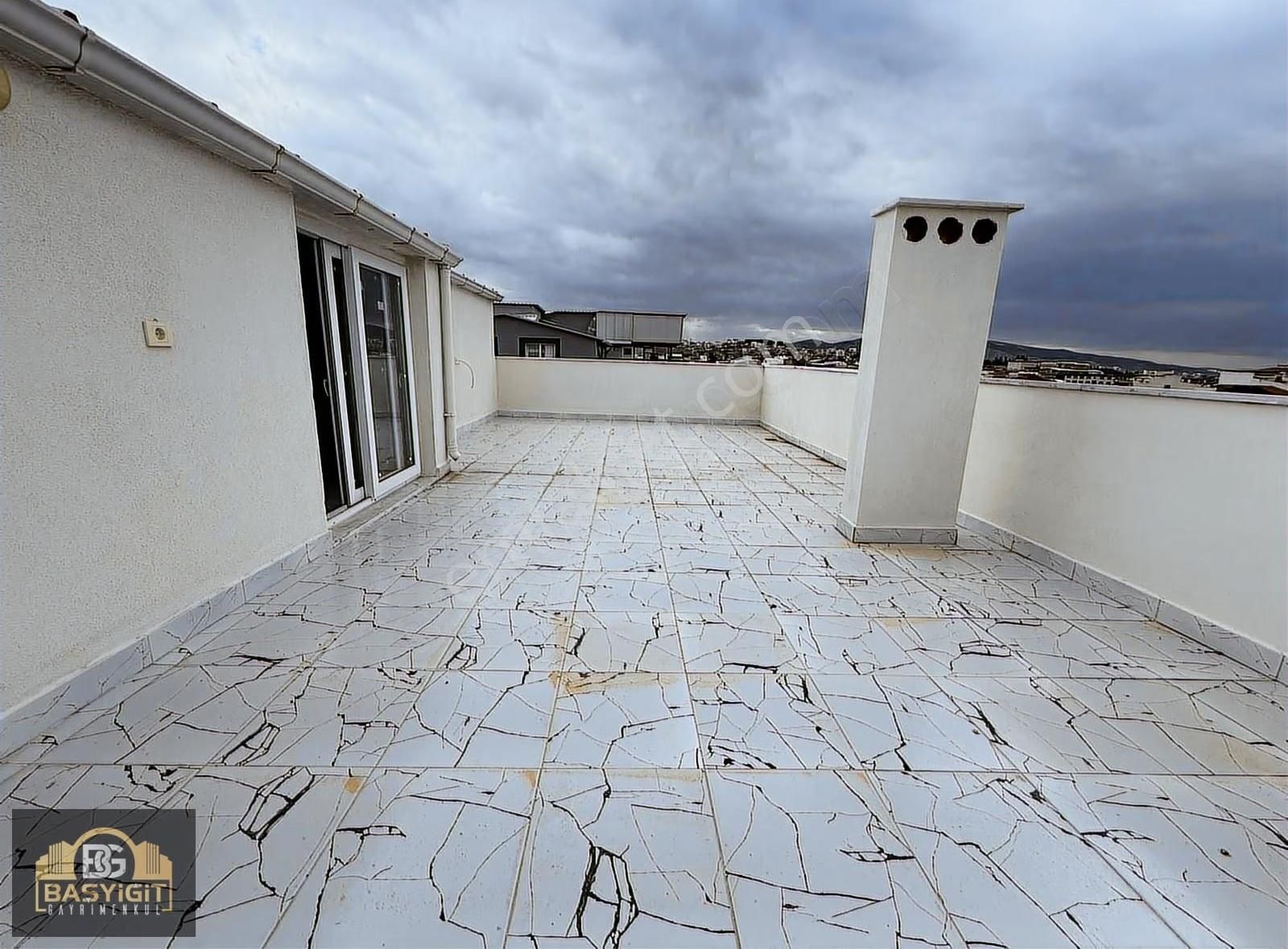 Cumhuriyet Mah.ring Yolu Yakını 3+1,180m2 Satılık Sıfır Dubleks