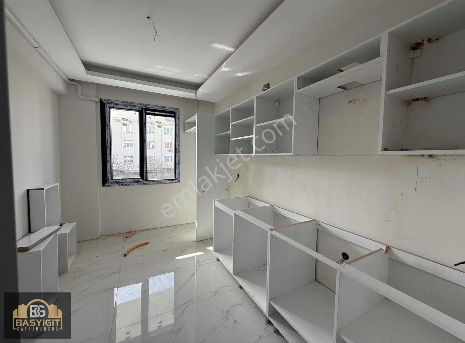 Efendi Mah.ringyolu Yakını 2+1,92m2 Özel Otoparklı Lüks Daire