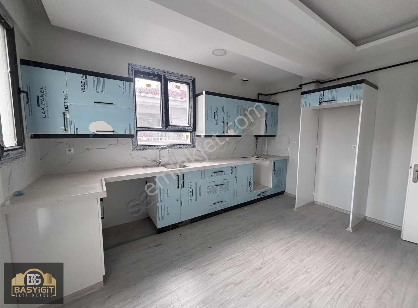 Hürriyet Mah. Cuma Pazarı Yakını 2+1,98m2 Arakat Satılık Daire