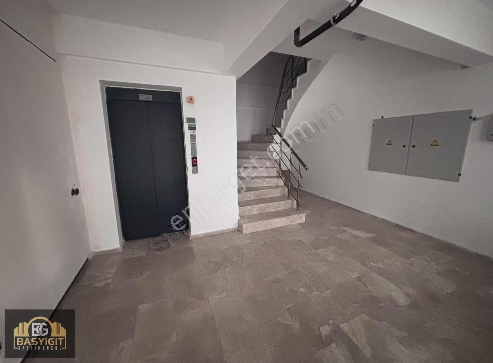Hürriyet Mah. Cuma Pazarı Yakını 2+1,98m2 Arakat Satılık Daire - Görsel 6