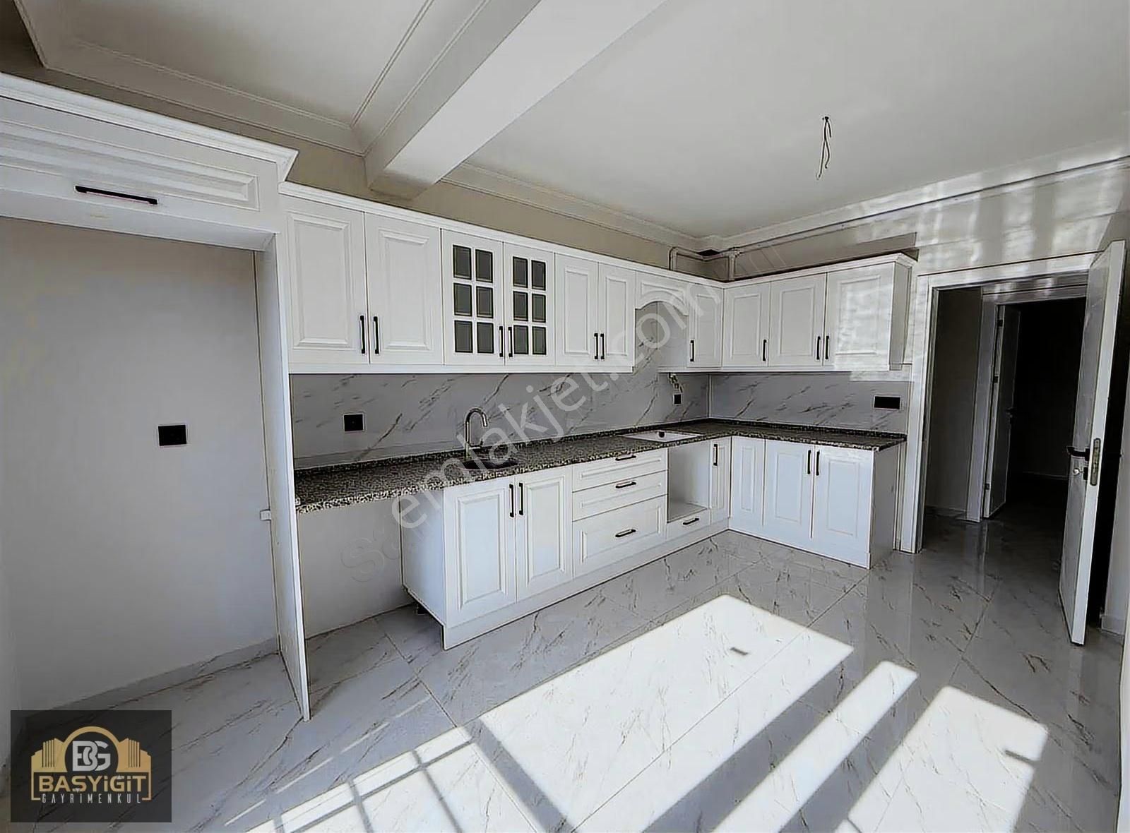 Cumhuriyet Mah.ringyolu Yakını 3+1,125m2 Özel Otopark Köşe Daire - Görsel 5