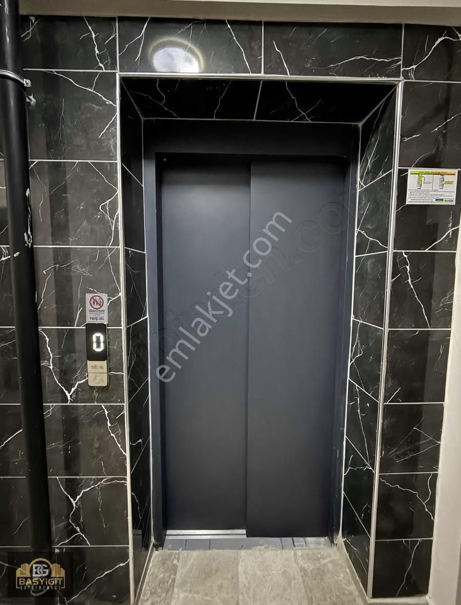 Cumhuriyet Mah.ringyolu Yakını 3+1,125m2 Özel Otopark Köşe Daire - Görsel 13