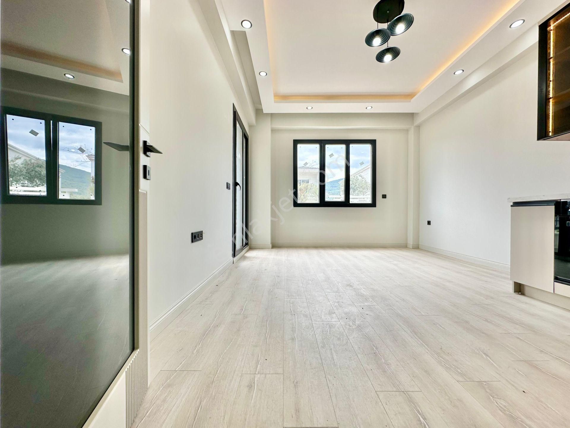 ꧁akçay Ay Emlaktan꧂güre'de Lüks Sitede Bahçe Kullanımlı Müstakil Tadında Satılık 2+1 Şık Daire - Görsel 21
