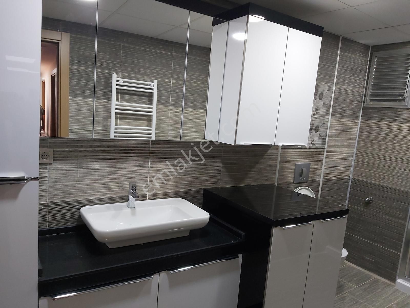 Atıfbey Mah.de Sevgi Yoluna Cepheli 4+1 180m2 Kiralık Daire - Görsel 2