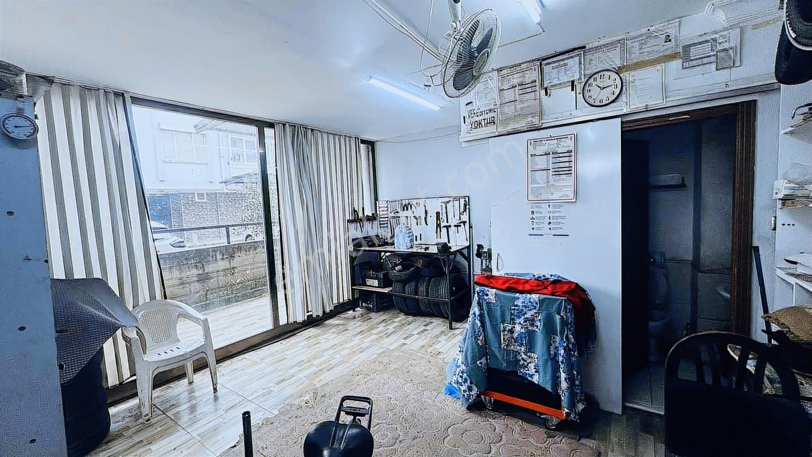 Fener Mahallesinde Merkezi Konumda Kiralık Boş Dükkan - Görsel 9