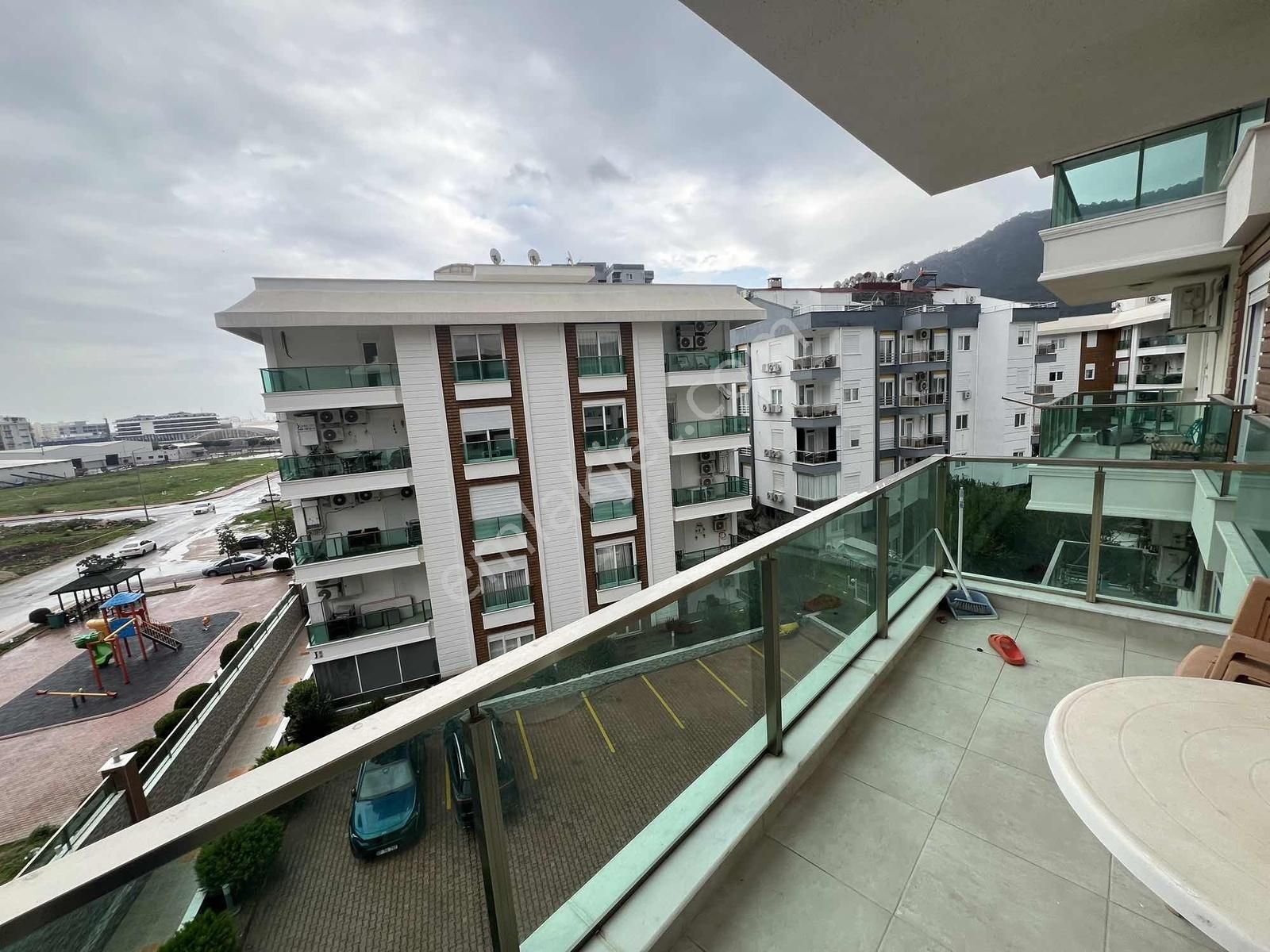 Antalya Konyaaltı Lüks Sıte İçinde Doğalgazlı Full Eşyalı 2+1 - Görsel 15