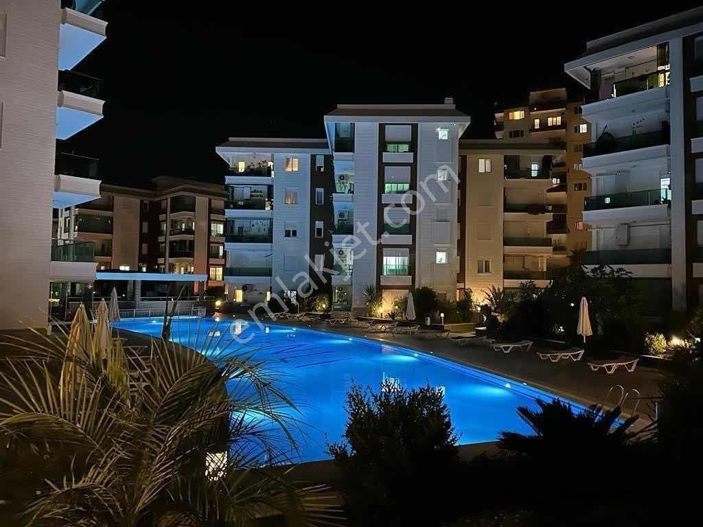 Antalya Konyaaltı Lüks Sıte İçinde Doğalgazlı Full Eşyalı 2+1 - Görsel 3