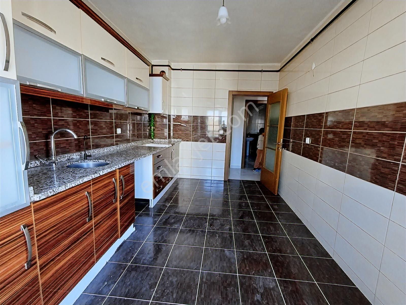 Bedirhan Emlak Tan K.ören Karakaya Da 3+1 Kat 2 De Merkezde