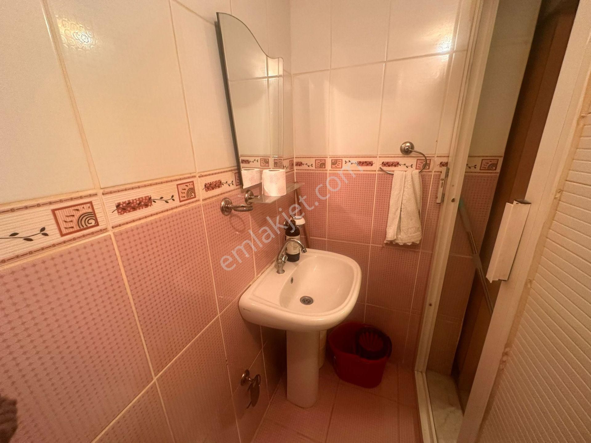 Mithatpaşa Mah 200 Sokakta 2+1 Kiralık Daire - Görsel 27