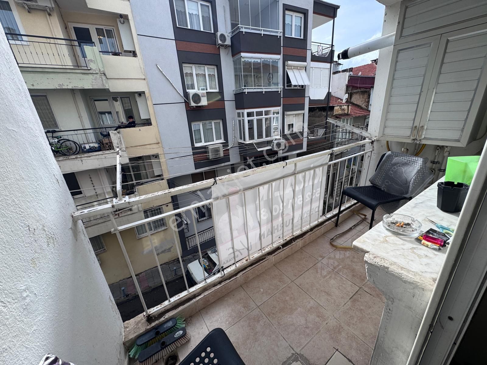 Mithatpaşa Mah 200 Sokakta 2+1 Kiralık Daire - Görsel 11