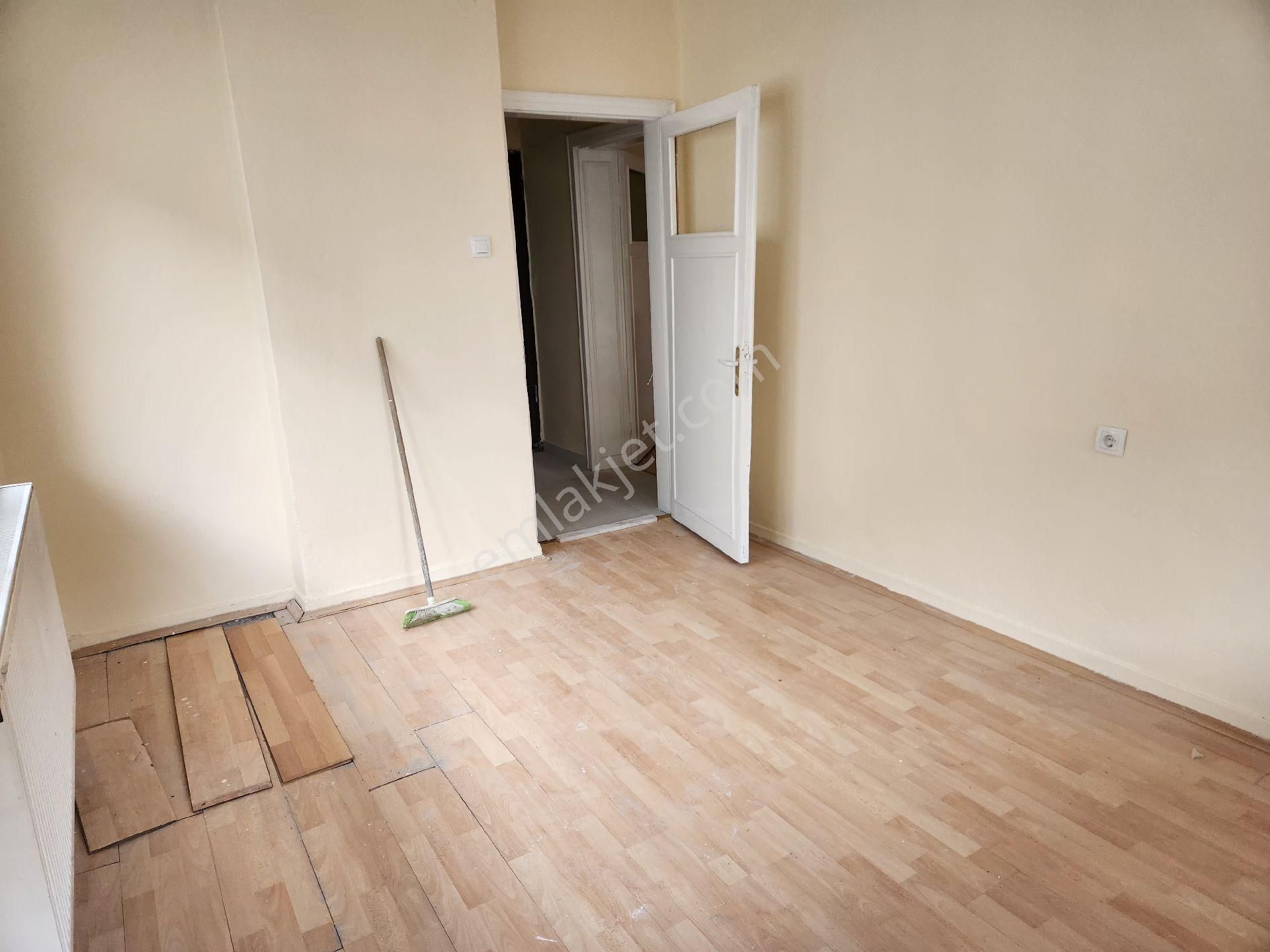 Burak Emlak'dan Kiralık Daire Kurtuluş Bahadırlar Sk. 2+1 Bakımlı - Görsel 9