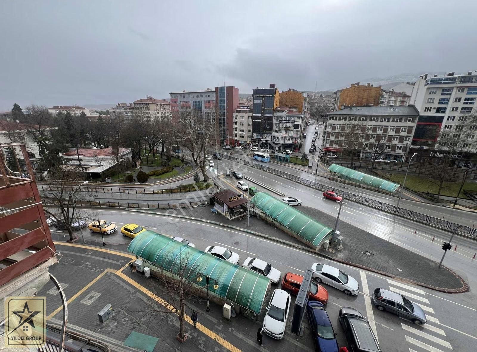 Şehir Merkezinde Penguen Pastanesi Üstünde 2+1 Geniş Daire - Görsel 21