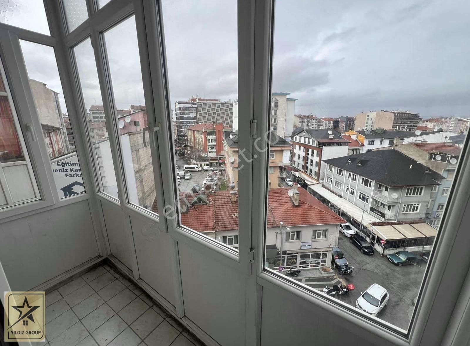 Şehir Merkezinde Penguen Pastanesi Üstünde 2+1 Geniş Daire - Görsel 2