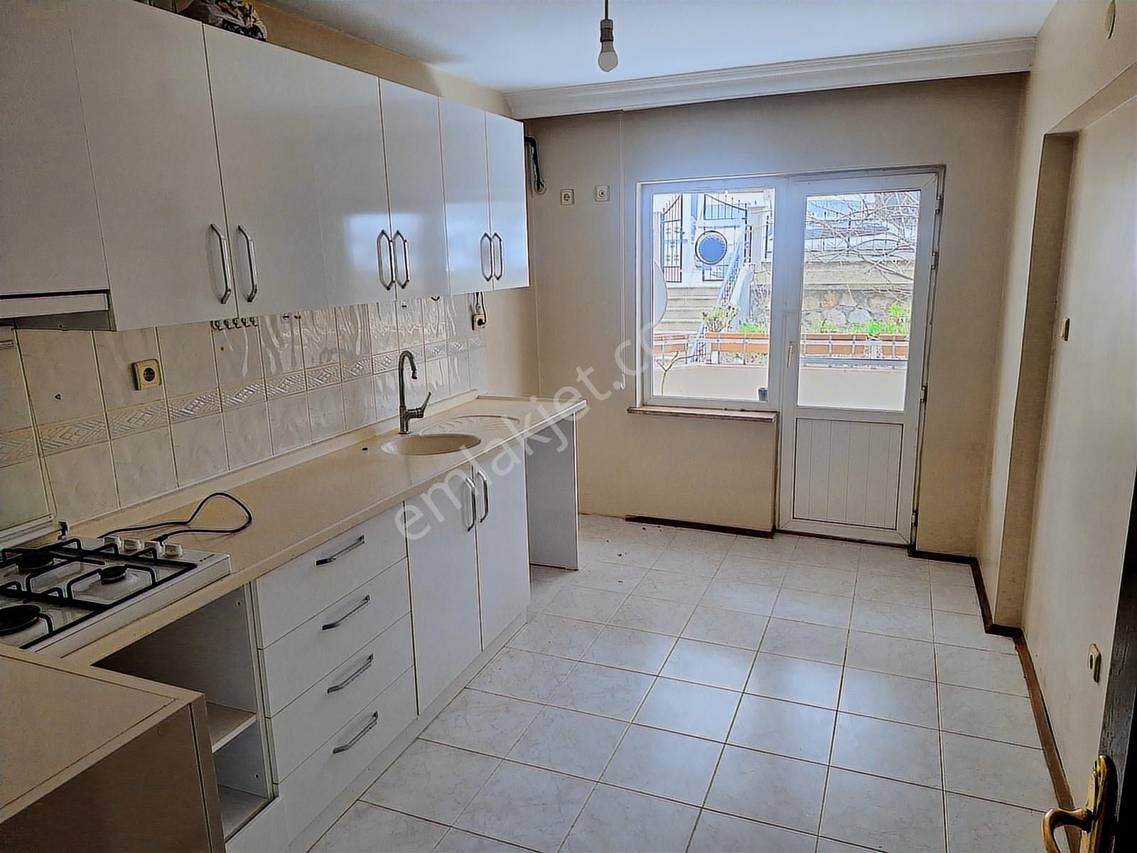 Esen'den Konak'ta Caddeye Cephe Büyük Kiralık Daire - Görsel 8